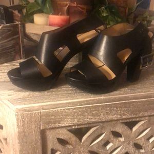 (Open to offers) Michael Kors size 8, black platforms.